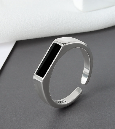 Geometric Black Statement Ring